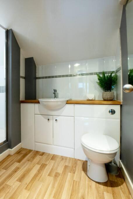 Appartamento The Nest - Cosy And Quiet 1 Bed Central Buckingham Esterno foto